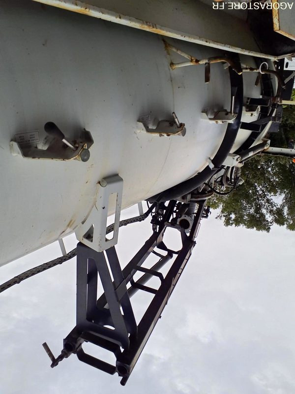 Limpieza de alcantarillado HYDROCUREUR 19T RIVARD - 2004 / 262 122 KM: foto 9 Limpieza de alcantarillado HYDROCUREUR 19T RIVARD - 2004 / 262 122 KM: foto 9