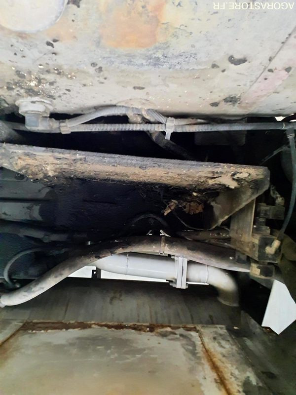 Limpieza de alcantarillado HYDROCUREUR 19T RIVARD - 2004 / 262 122 KM: foto 16 Limpieza de alcantarillado HYDROCUREUR 19T RIVARD - 2004 / 262 122 KM: foto 16