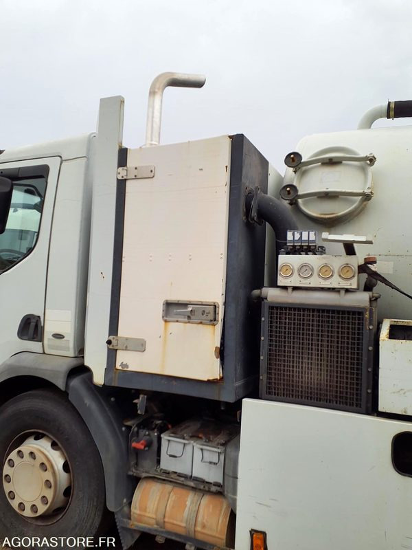 Limpieza de alcantarillado HYDROCUREUR 19T RIVARD - 2004 / 262 122 KM: foto 7 Limpieza de alcantarillado HYDROCUREUR 19T RIVARD - 2004 / 262 122 KM: foto 7