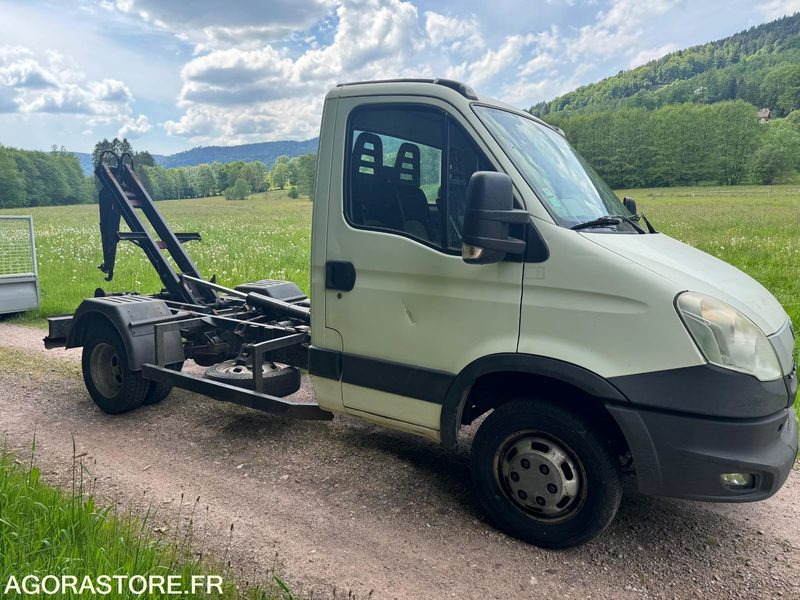 IVECO - 35C13 - avec système de benne amplirol - Furgoneta basculante: foto 2 IVECO - 35C13 - avec système de benne amplirol - Furgoneta basculante: foto 2