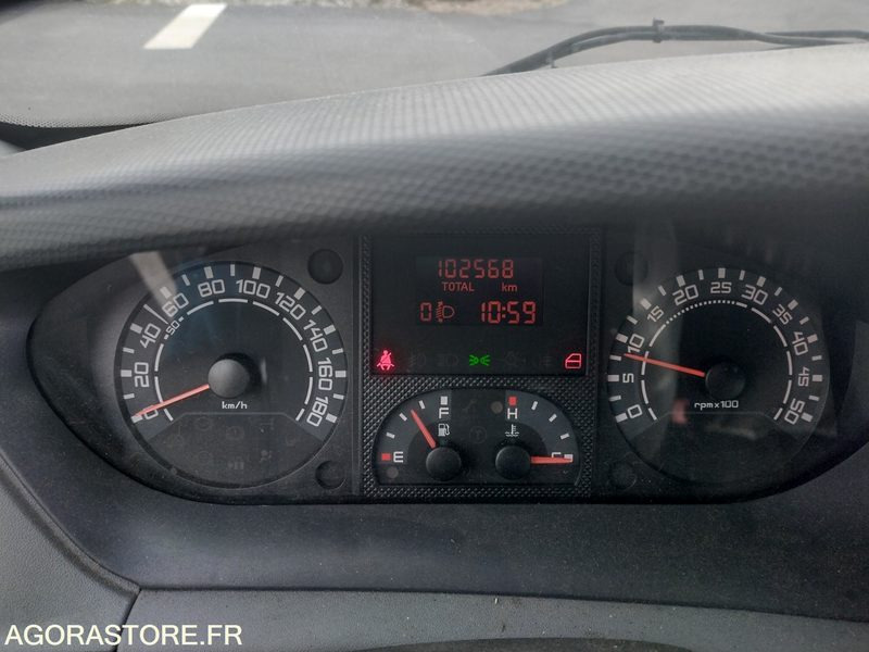 IVECO - 35C18 - 2010 / 102568 KM - Furgón: foto 5 IVECO - 35C18 - 2010 / 102568 KM - Furgón: foto 5
