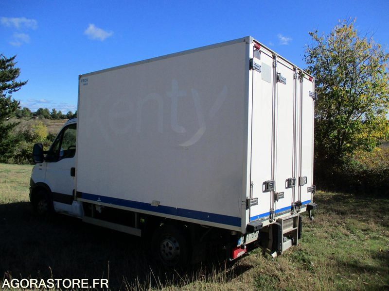 IVECO 35S13 de 2013 426915Kms "d'autoroute"chassis cabine frigorifique - Furgoneta frigorifica: foto 3 IVECO 35S13 de 2013 426915Kms "d'autoroute"chassis cabine frigorifique - Furgoneta frigorifica: foto 3