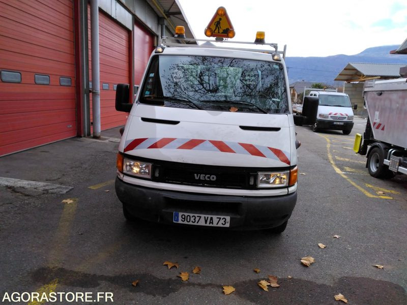 IVECO AMPLIROLL - Furgoneta basculante: foto 2 IVECO AMPLIROLL - Furgoneta basculante: foto 2