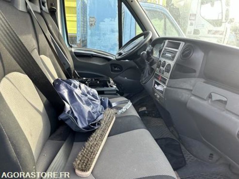 Furgón IVECO DAILY - 2011 - 158894KM - BN232WT: foto 19