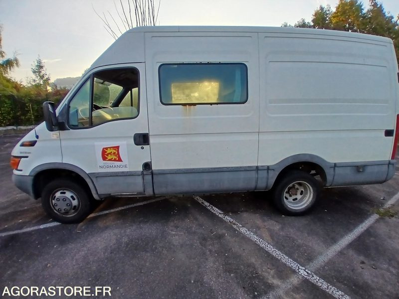 Iveco Daily – Diesel – 2004-172 288 KM - Furgón: foto 2 Iveco Daily – Diesel – 2004-172 288 KM - Furgón: foto 2