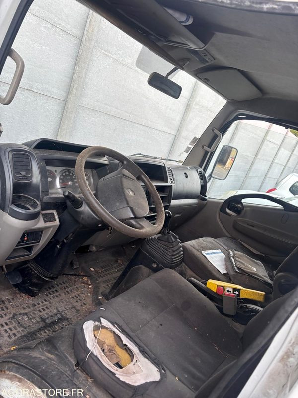 Iveco - Furgoneta basculante: foto 2 Iveco - Furgoneta basculante: foto 2