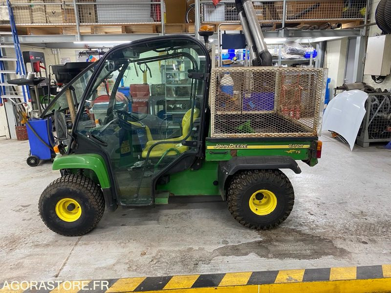 JOHN DEERE GATOR - Cuadrimoto: foto 1 JOHN DEERE GATOR - Cuadrimoto: foto 1