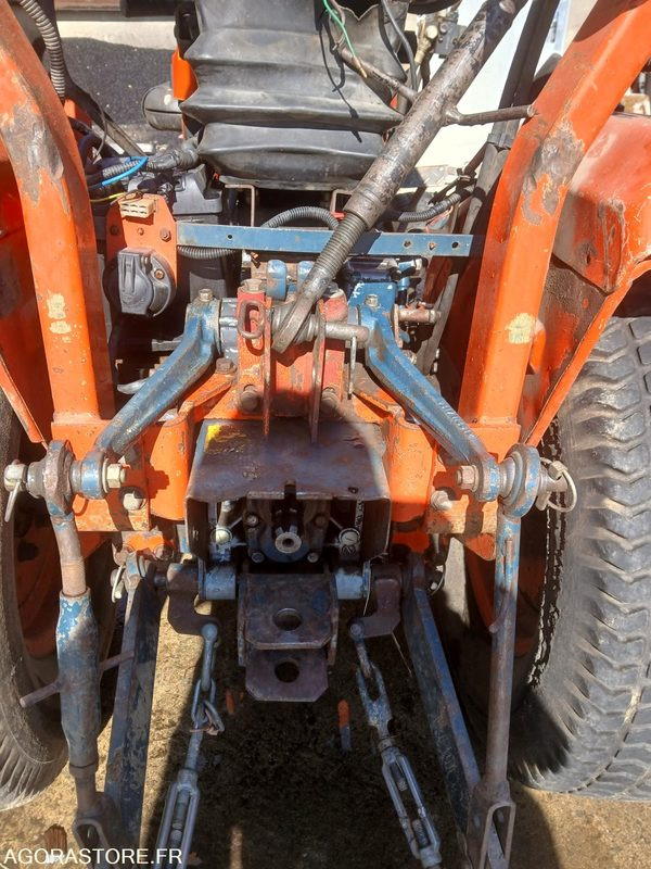 KUBOTA 1750D 4677 h 1990 - Tractor: foto 5 KUBOTA 1750D 4677 h 1990 - Tractor: foto 5