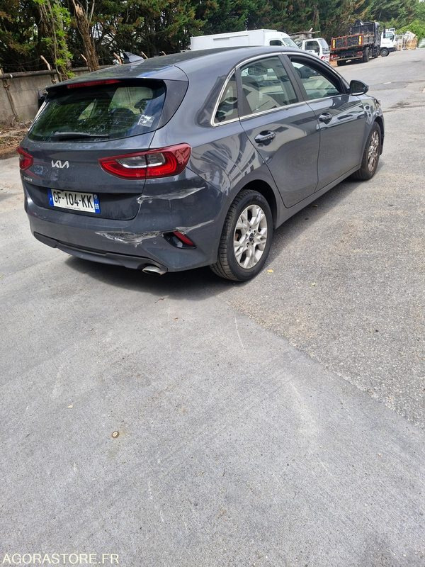 Kia ceed 1.0 TGDI BVM6 ACTIVE PROCEDURE VGE 43770 kms - Coche: foto 2 Kia ceed 1.0 TGDI BVM6 ACTIVE PROCEDURE VGE 43770 kms - Coche: foto 2
