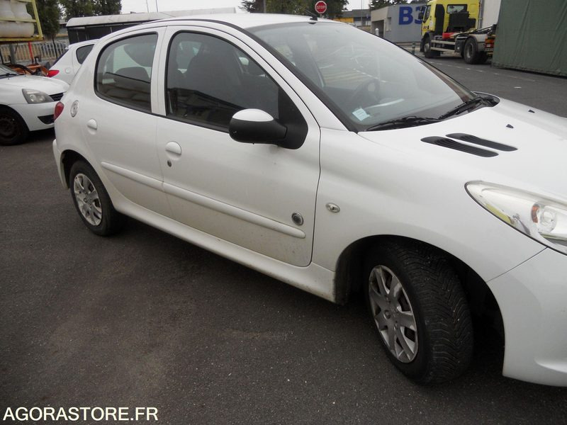 LOT 9 SLT - PEUGEOT 206+ GENERATION - Coche: foto 2 LOT 9 SLT - PEUGEOT 206+ GENERATION - Coche: foto 2