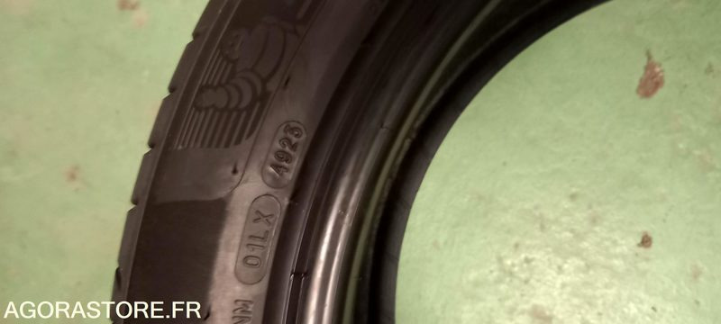 LOT DE 4 PNEUMATIQUES MICHELIN PRIMACY 4 235 50 R19 103V - Herramienta/ Equipo: foto 3 LOT DE 4 PNEUMATIQUES MICHELIN PRIMACY 4 235 50 R19 103V - Herramienta/ Equipo: foto 3