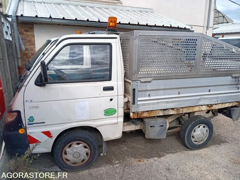 LOTS DE 2 PIAGGIO PORTER AVEC 1 CARTE GRISE - Furgoneta basculante: foto 1 LOTS DE 2 PIAGGIO PORTER AVEC 1 CARTE GRISE - Furgoneta basculante: foto 1