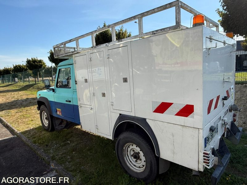 Land Rover Defender BW-587-VJ Mini Combiné Export Exclusivement - Pick-up: foto 2 Land Rover Defender BW-587-VJ Mini Combiné Export Exclusivement - Pick-up: foto 2
