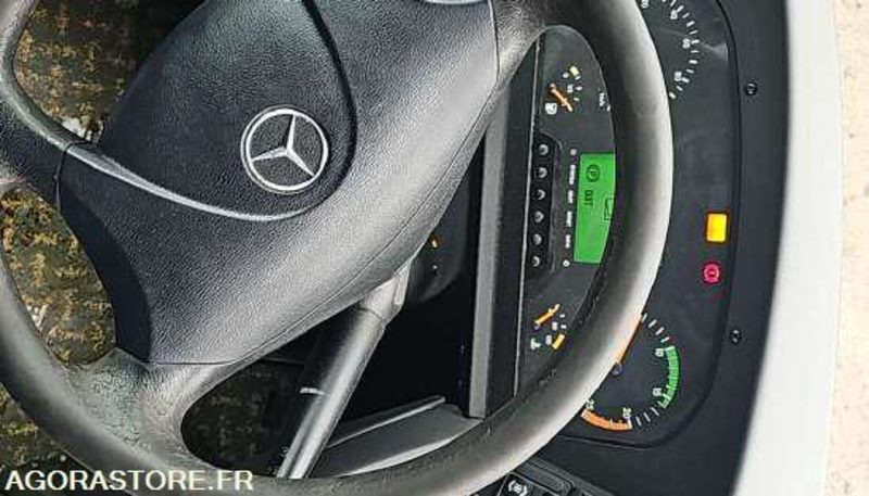 MERCEDES TOURISMO - BL273GX - 2011 - 1 039 589 KMS - Autocar: foto 3 MERCEDES TOURISMO - BL273GX - 2011 - 1 039 589 KMS - Autocar: foto 3