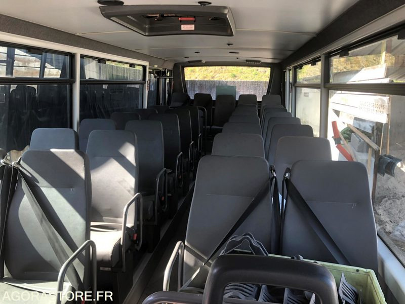MINI-BUS MERCEDES VARIO - 127178 kms - 2000 - Minibús, Furgoneta de pasajeros: foto 3 MINI-BUS MERCEDES VARIO - 127178 kms - 2000 - Minibús, Furgoneta de pasajeros: foto 3