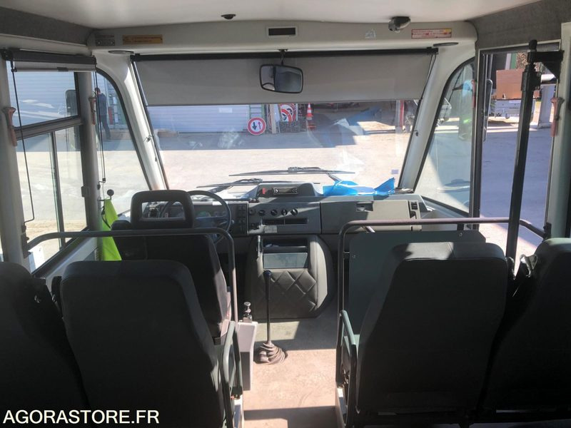 MINI-BUS MERCEDES VARIO - 127178 kms - 2000 - Minibús, Furgoneta de pasajeros: foto 4 MINI-BUS MERCEDES VARIO - 127178 kms - 2000 - Minibús, Furgoneta de pasajeros: foto 4