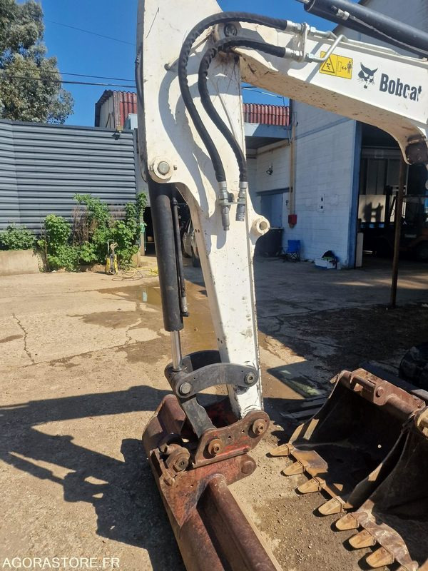 MINI PELLE SUR CHENILLE CAOUTCHOUC BOBCAT 5T E45 AVEC 3 GODETS - 2017 - 1715h - Miniexcavadora: foto 4 MINI PELLE SUR CHENILLE CAOUTCHOUC BOBCAT 5T E45 AVEC 3 GODETS - 2017 - 1715h - Miniexcavadora: foto 4