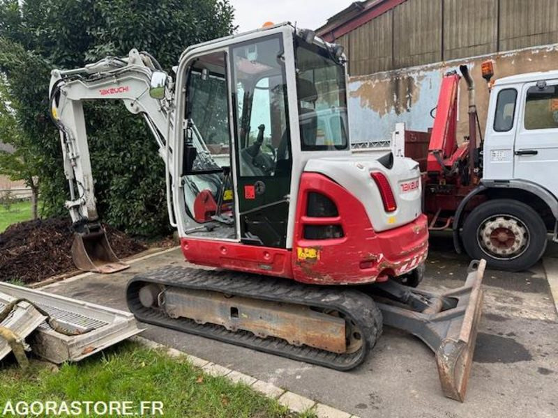MINI PELLE TAKEUCHI - Miniexcavadora: foto 2 MINI PELLE TAKEUCHI - Miniexcavadora: foto 2