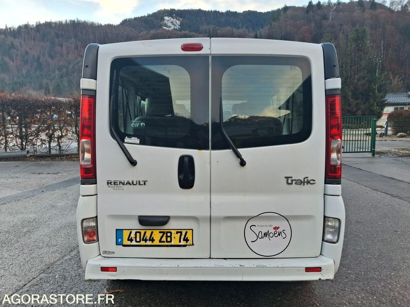MINIBUS RENAULT TRAFIC - Minibús, Furgoneta de pasajeros: foto 4 MINIBUS RENAULT TRAFIC - Minibús, Furgoneta de pasajeros: foto 4