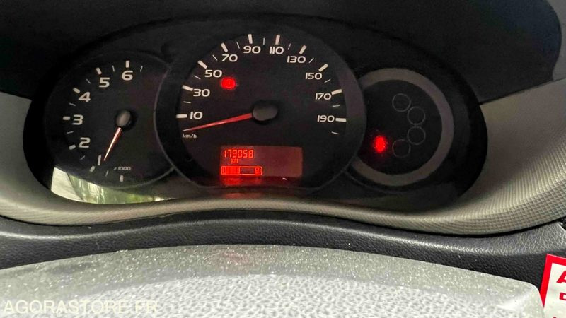 MINICAR - RENAULT TRUCKS - MASTER TPMR - 2012 - 179 100 KM (CB-868-FW) - Minibús, Furgoneta de pasajeros: foto 4 MINICAR - RENAULT TRUCKS - MASTER TPMR - 2012 - 179 100 KM (CB-868-FW) - Minibús, Furgoneta de pasajeros: foto 4