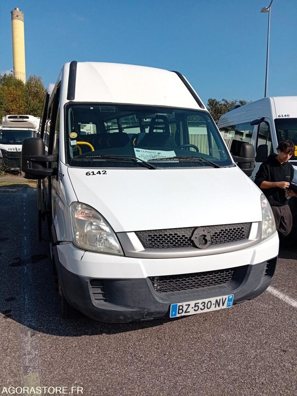 MINICARS IVECO DAILY N°12446 MEC 2011 131000KM BZ-530-NV - Minibús, Furgoneta de pasajeros: foto 1 MINICARS IVECO DAILY N°12446 MEC 2011 131000KM BZ-530-NV - Minibús, Furgoneta de pasajeros: foto 1
