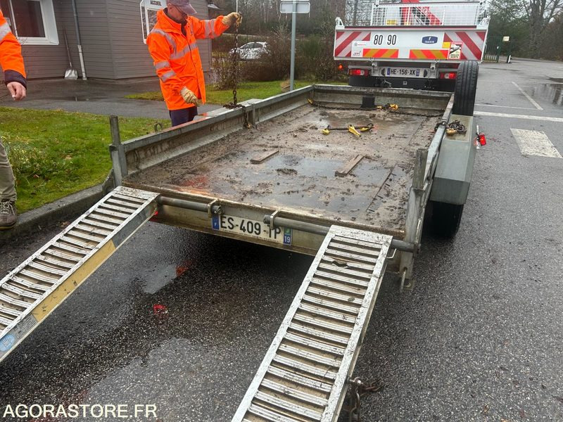 MINIPELLE JCB 2T8 4380H + REMORQUE 3T5 YSM + GODETS + BRH 240KG - Miniexcavadora: foto 5 MINIPELLE JCB 2T8 4380H + REMORQUE 3T5 YSM + GODETS + BRH 240KG - Miniexcavadora: foto 5