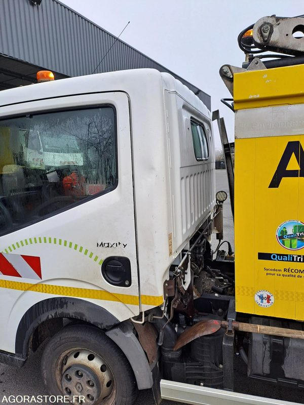 Micro benne - 2015 - 318532kms - DQ032PV - Furgoneta basculante: foto 5 Micro benne - 2015 - 318532kms - DQ032PV - Furgoneta basculante: foto 5