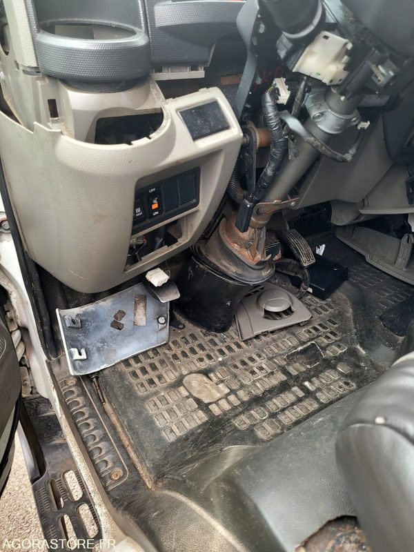 Camión de basura Mini benne à ordures ménagères NISSAN DIESEL AK-906-PP POUR PIECES: foto 17