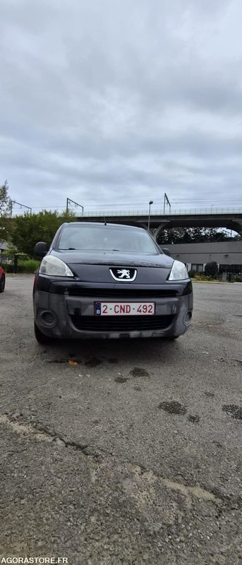 Monospace Peugeot Partner - 2012 - 296 080km - Coche: foto 2 Monospace Peugeot Partner - 2012 - 296 080km - Coche: foto 2