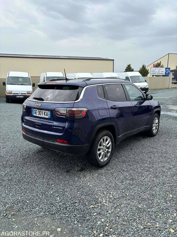 NIORT- JEEP COMPASS 1.3 HYBRID RECHARGEABLE 4X4 190CV FULL OPTIONS - Coche: foto 5 NIORT- JEEP COMPASS 1.3 HYBRID RECHARGEABLE 4X4 190CV FULL OPTIONS - Coche: foto 5