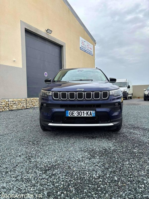 NIORT- JEEP COMPASS 1.3 HYBRID RECHARGEABLE 4X4 190CV FULL OPTIONS - Coche: foto 3 NIORT- JEEP COMPASS 1.3 HYBRID RECHARGEABLE 4X4 190CV FULL OPTIONS - Coche: foto 3