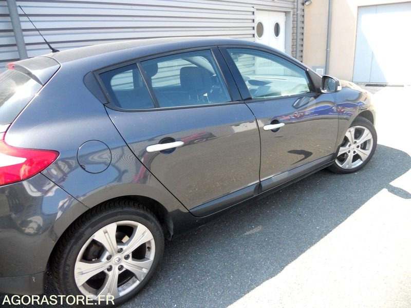 LOT 7 SLT - RENAULT MEGANE - Otros maquinaria: foto 2 LOT 7 SLT - RENAULT MEGANE - Otros maquinaria: foto 2