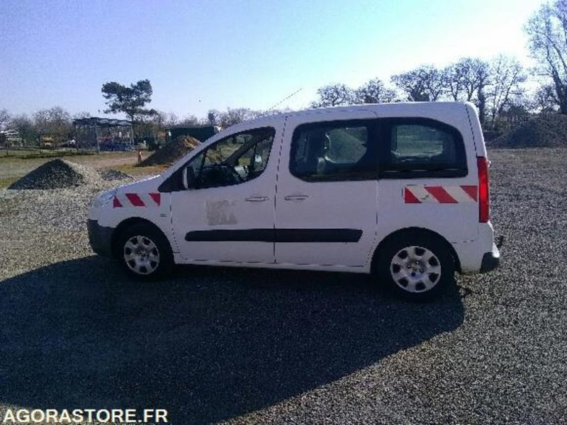 PARTNER TEPEE II 1,6 Hdi 110 FAP LOISIRS - 208698km - 2010 - Coche: foto 2 PARTNER TEPEE II 1,6 Hdi 110 FAP LOISIRS - 208698km - 2010 - Coche: foto 2