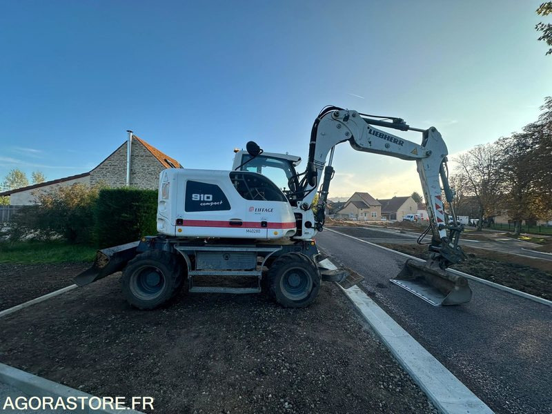 PELLES SUR PNEUS - LIEBHERR - A910 COMPACT- 2014 / 10242 HEURES (M40280) - Excavadora: foto 2 PELLES SUR PNEUS - LIEBHERR - A910 COMPACT- 2014 / 10242 HEURES (M40280) - Excavadora: foto 2