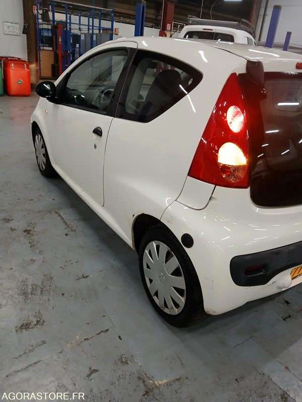 PEUGEOT 107 - 2008 - 142642 KM - Coche: foto 3 PEUGEOT 107 - 2008 - 142642 KM - Coche: foto 3