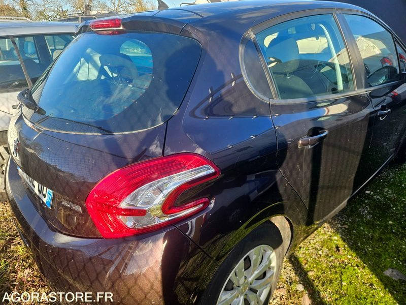 PEUGEOT 208 1.2 PURETECH 82CV - Coche: foto 4 PEUGEOT 208 1.2 PURETECH 82CV - Coche: foto 4