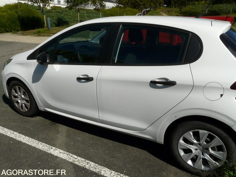 PEUGEOT 208 DX190CZ - Coche: foto 4 PEUGEOT 208 DX190CZ - Coche: foto 4