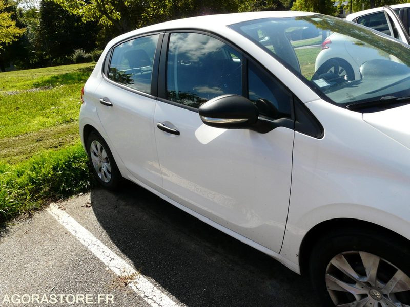 PEUGEOT 208 DX190CZ - Coche: foto 2 PEUGEOT 208 DX190CZ - Coche: foto 2
