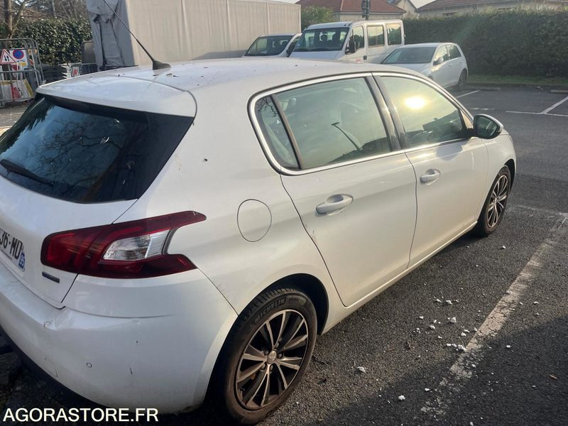 PEUGEOT 308 ESSENCE 130000 kms 2016 - Coche: foto 3 PEUGEOT 308 ESSENCE 130000 kms 2016 - Coche: foto 3