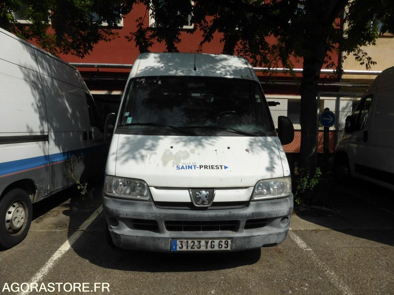 PEUGEOT BOXER 45000 kms 2002 - Furgón: foto 1 PEUGEOT BOXER 45000 kms 2002 - Furgón: foto 1
