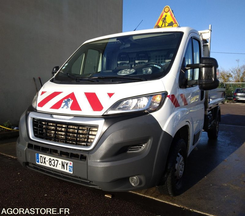 PEUGEOT BOXER benne basculante - 2015 - 112006 km - GAZOLE - Furgoneta basculante: foto 3 PEUGEOT BOXER benne basculante - 2015 - 112006 km - GAZOLE - Furgoneta basculante: foto 3
