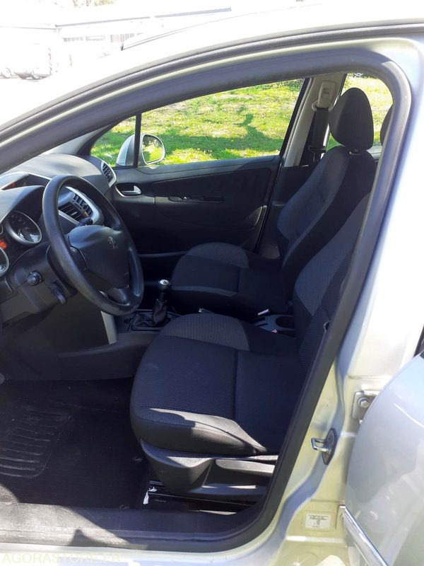 Coche Peugeot 207 1.4 hdi 70 cv: foto 6