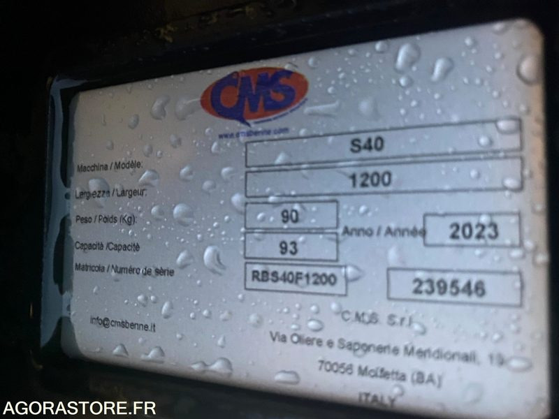 Godet Curage 1200mm S40 NEUF - Piezas de recambio para Maquinaria de construcción: foto 3 Godet Curage 1200mm S40 NEUF - Piezas de recambio para Maquinaria de construcción: foto 3