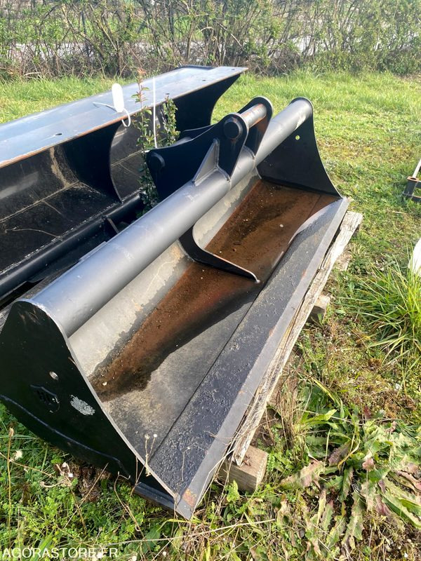 Godet curage 1800 mm NEUF - Piezas de recambio para Maquinaria de construcción: foto 2 Godet curage 1800 mm NEUF - Piezas de recambio para Maquinaria de construcción: foto 2