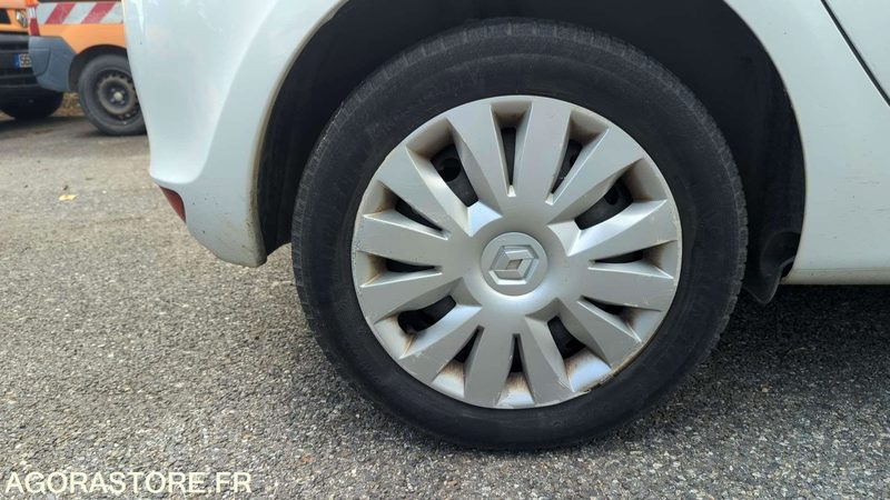 RENAULT CLIO 159897kms - 2010 - Coche: foto 4 RENAULT CLIO 159897kms - 2010 - Coche: foto 4