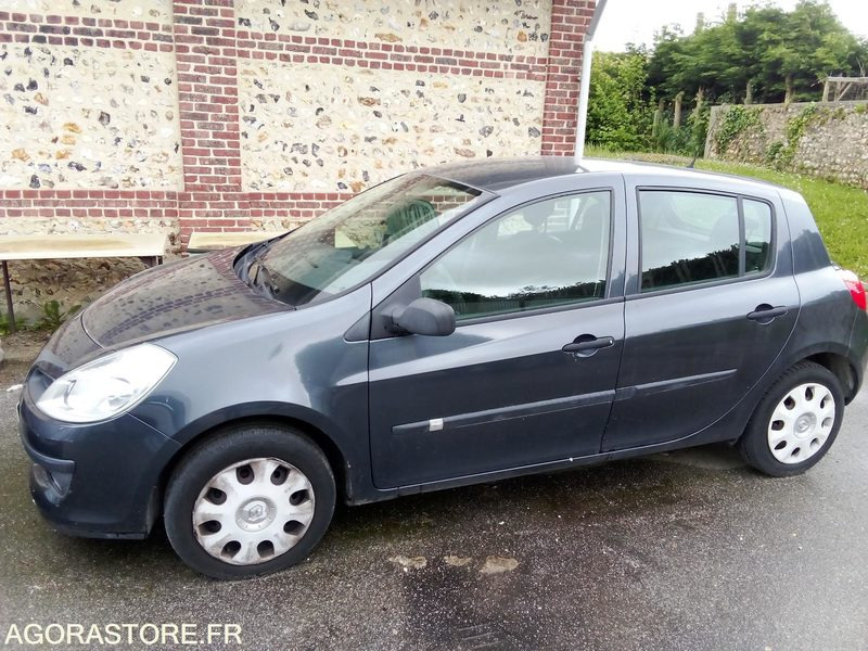 RENAULT CLIO 2008 - 91679 KMS - Coche: foto 3 RENAULT CLIO 2008 - 91679 KMS - Coche: foto 3