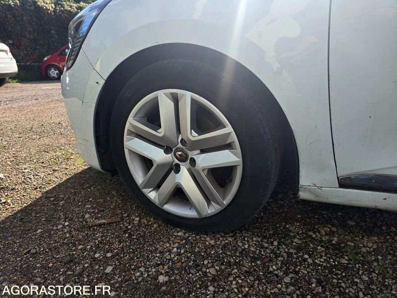 RENAULT CLIO 5 E-TECH HYBRIDE - Coche: foto 5 RENAULT CLIO 5 E-TECH HYBRIDE - Coche: foto 5