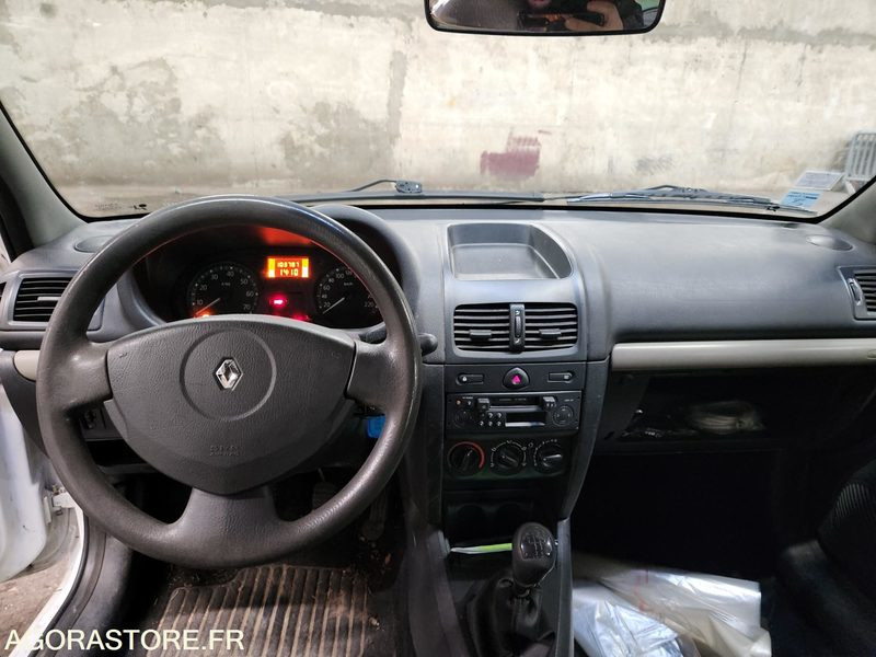 RENAULT CLIO - Coche: foto 3 RENAULT CLIO - Coche: foto 3