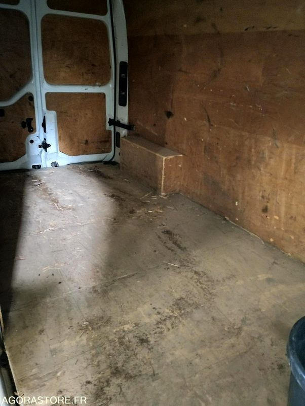 RENAULT FOURGON - Furgoneta basculante: foto 5 RENAULT FOURGON - Furgoneta basculante: foto 5