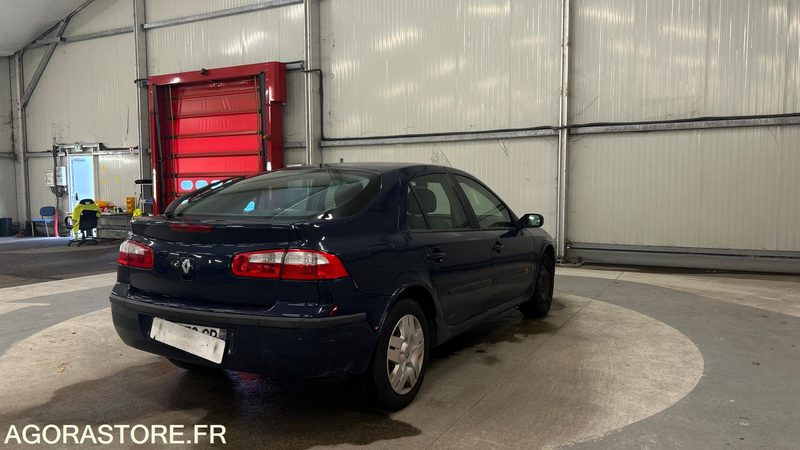 RENAULT-LAGUNA-1.6-16V-EXPRESSION - Coche: foto 3 RENAULT-LAGUNA-1.6-16V-EXPRESSION - Coche: foto 3